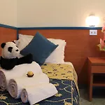 Paradise Hotel 3*