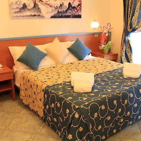 Paradise Hotel 3*