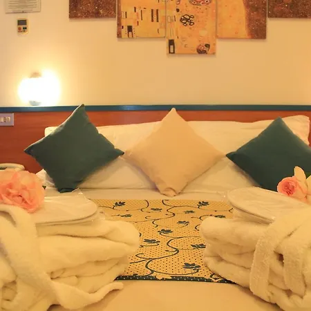 Paradise Hotel 3*