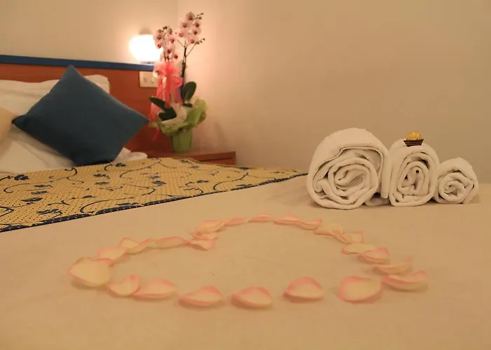 מלון Paradise 3*